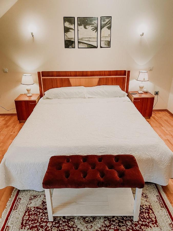 Cosy Bedroom For 2 With Balcony In A Family Villa Turnu Măgurele Eksteriør billede