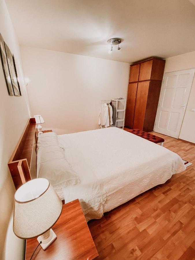 Cosy Bedroom For 2 With Balcony In A Family Villa Turnu Măgurele Eksteriør billede