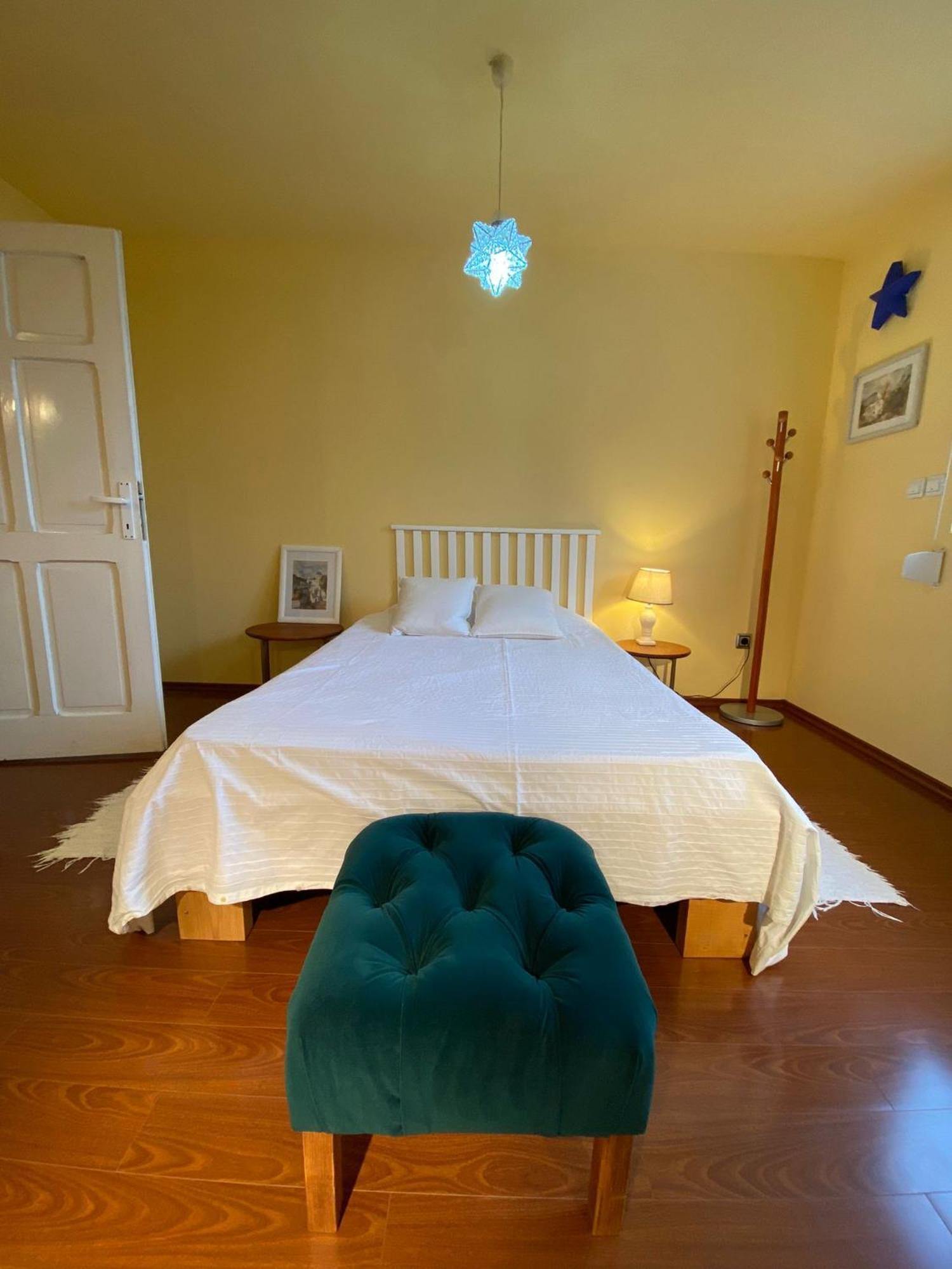 Cosy Bedroom For 2 With Balcony In A Family Villa Turnu Măgurele Eksteriør billede